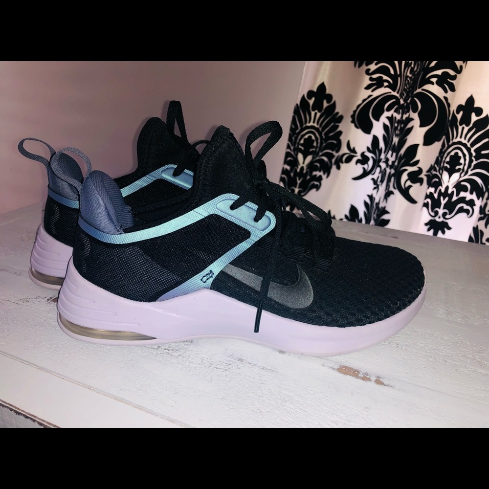 ~Women’s Nike Training Sneakers